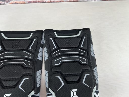 Exalt paintball knee pads- Large- Used - Image 5